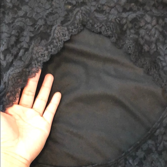 Open back lace body on dress - Picture 7 of 9